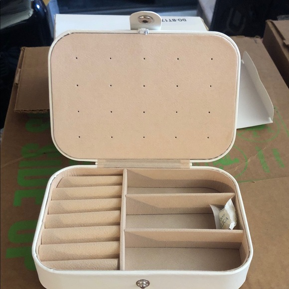 Cream MRS Rhinestone Decorative Box - Picture 3 of 4